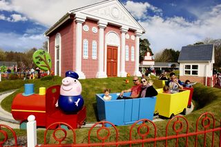 Wakacje jak z bajki. 5 miejsc w Europie, które zachwycą każde dziecko