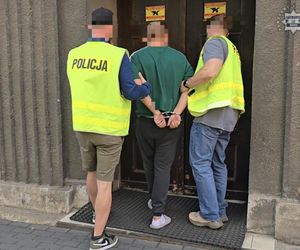 Udawali urzędników, okradali seniorów. Policja z Bytomia zatrzymała szajkę oszustów