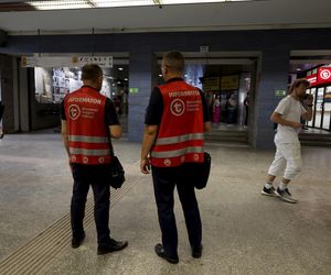 Paraliż w Warszawie po pożarze w metrze.