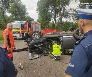 Tragedia pod Częstochową. Nie żyje 39-letni kierowca, jego brat walczy o życie w szpitalu