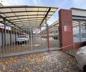 Handel zastąpiony parkingiem. Na pasażu przy Al. 23 stycznia pojawiły się nowe miejsca do parkowania