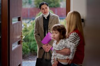 Ula i Dorota odeprą atak napastnika i sytuacja wymknie się spod kontroli. Czy córka Kamila trafi do więzienia za zabójstwo? Algierowa weźmie to na siebie!