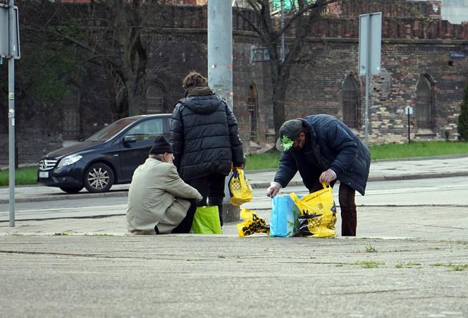 Maseczki dla ubogich