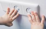 Jak dbać o bezpieczeństwo elektryczne w domu?