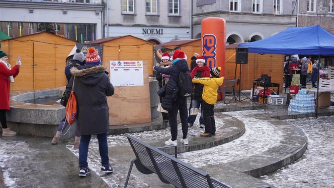 Bieg Mikołajów w Olsztynie. Około 400 osób pobiegło w charytatywnym celu [ZDJĘCIA]