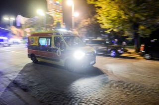 Nastolatka rzuciła się na ratowników. Wulgaryzmy, kopniaki i uderzenie w twarz