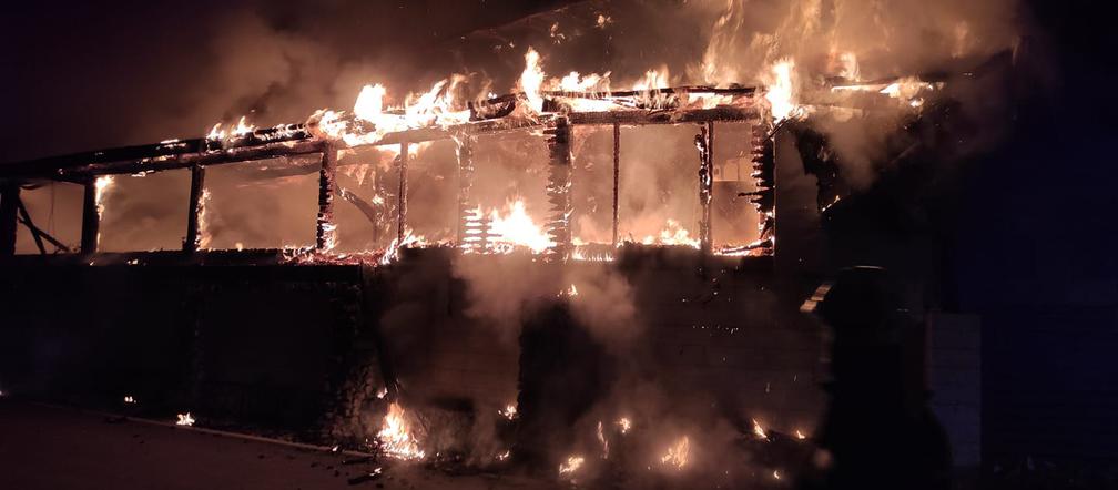 Ogromny pożar na Śląsku. Spłonął popularny Dom Weselny [ZDJĘCIA]