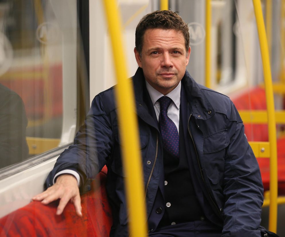 Varsovia wyjechała na tory! Nowy pociąg metra wozi już pasażerów 