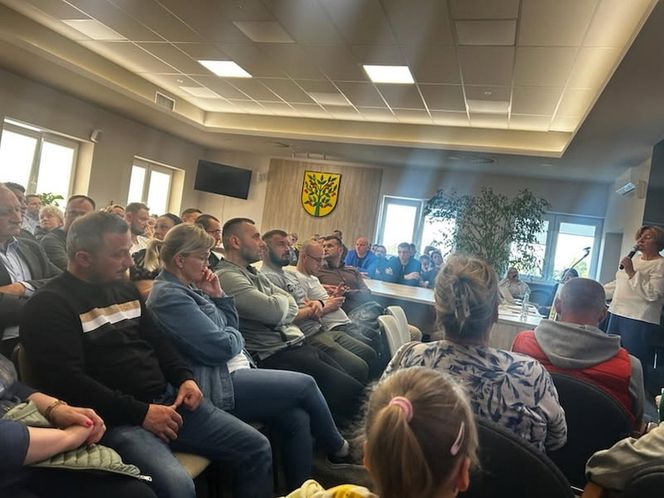 Mieszkańcy protestują: nie damy zabić się asfaltem. „Boję się o życie swojego półrocznego synka”