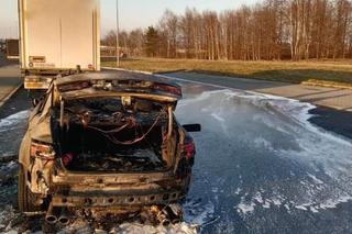Pożar audi na węźle autostradowym Tarnów-Krzyż