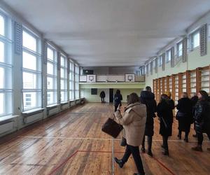 Tak wygląda przejęta od Rosji szkoła w Warszawie 