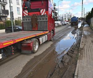  Ciężarówki nie dają żyć mieszkańcom osiedla na Białołęce. To jest makabra 