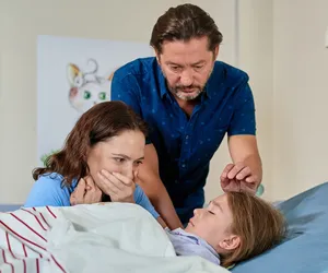 Na Wspólnej, odcinek 3531: Tragedia Joanny i Bogdana po wypadku Misi. Córka Bergów sparaliżowana. Nigdy nie będzie chodzić? - ZDJĘCIA