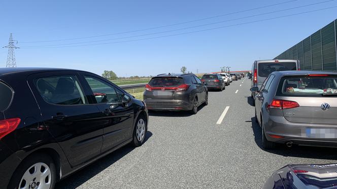 15 kilometrowy korek na A! w kierunku Gdańska. Zdjęcia z piekła.