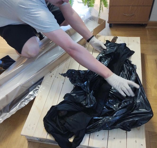 Sensacyjne znalezisko w Wiśle! Wędkarz wyłowił średniowieczny miecz