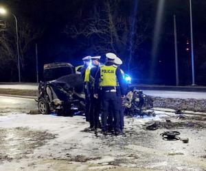 Z BMW została miazga! Zginęła pasażerka. 20-latek stracił panowanie nad autem. Horror w Tychach