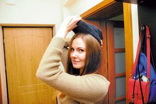 Poradnik Super Expressu: Jak założyć czapkę, nie niszcząc fryzury