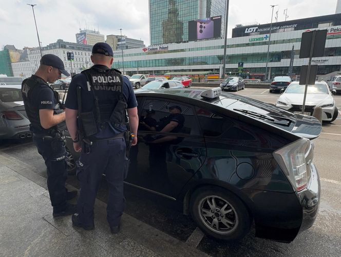 Wożą nas pijani i bez prawka. Zatrważające wyniki kontroli taksówek w Warszawie