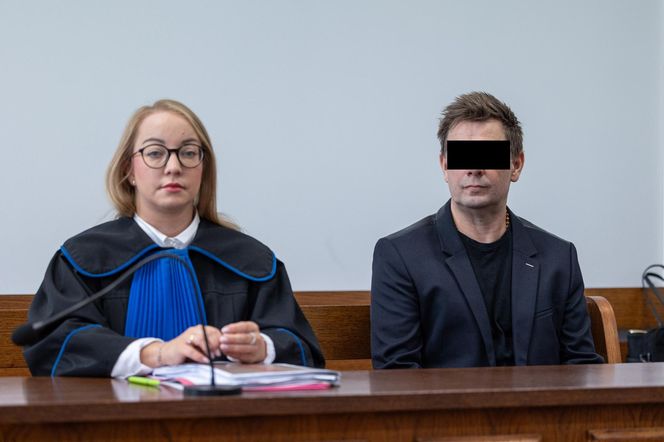 Proces Krzysztofa Ś.byłego dyrektora fundacji Filipa Chajzera. Jest oskarżony o przywłaszczenie 700 tys. zł.