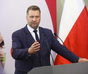 Nowy rok szkolny 2022/2023. Minister Czarnek zapowiada rekordowe podwyżki dla nauczycieli