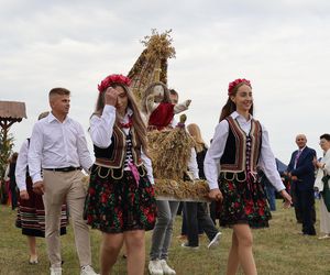 Korowód dożynkowy na dożynkach wojewódzkich 2025 w Świdniku