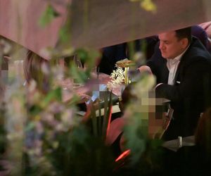 Joanna Krupa w objęciach Dominika Tarczyńskiego.