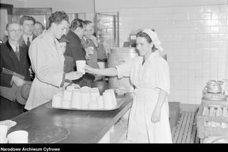 QUIZ PRL. Kulinarne rarytasy Polski Ludowej, czyli PRL na talerzu! Sprawdź swoją pamięć!