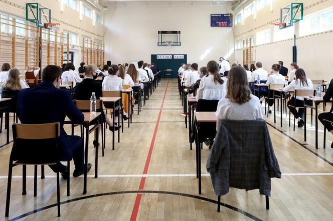 Nauka od września w jednoosobowych ławkach? Nowe rozwiązanie podczas pandemii