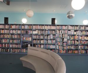 To jedna z najpiękniejszych bibliotek w Polsce. Przypomina kosmiczną przestrzeń. Niebawem zmieni siedzibę