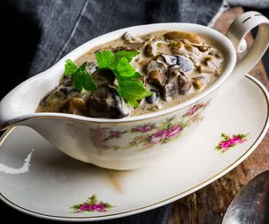 Przepis na sos pieczarkowy z nutką chili