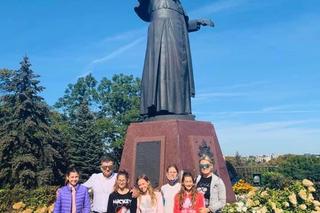 Kieleckie pięcioraczki opowiadają o Janie Pawle II. Niezwykła historia rodziny Szymkiewiczów