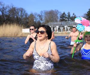 Dla nich jest już lato! Lubelskie morsy wskoczyły do wody 