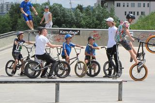 Dziś w Rzeszowie bezpłatne warsztaty jazdy na hulajnogach, rowerach i rowerach BMX