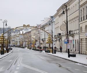 Puste ulice w Warszawie - zdjęcia. Stolica opustoszała na ferie zimowe