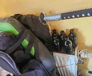 Szarlatan z Pruszkowa żerował na chorych. Leczył na wszystko, a leki robił w słoiku!