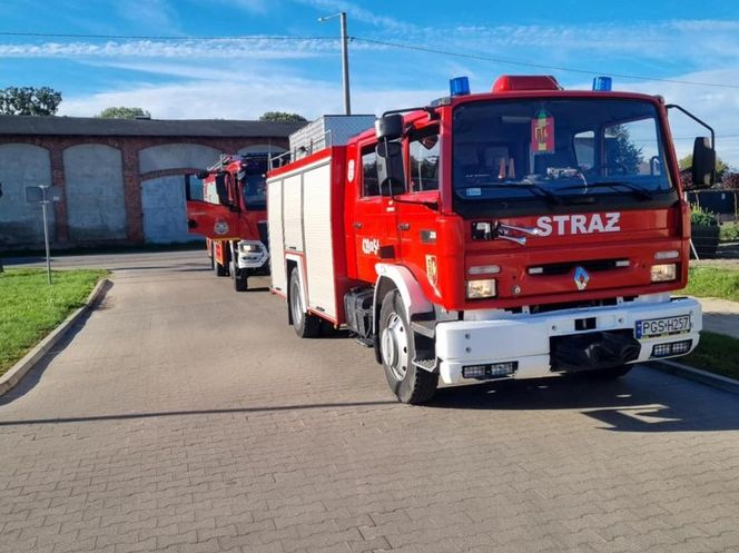 Akcja służb przy markecie w Skoraszewicach