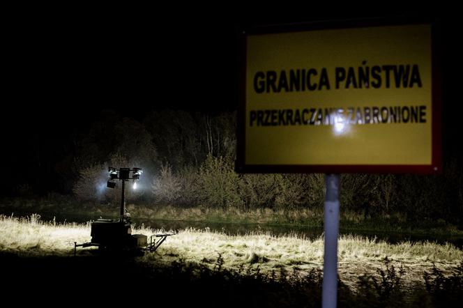 Lubelskie - maszty oświetleniowe na granicy z Białorusią