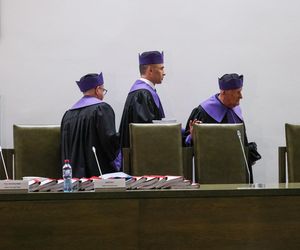 Wielka awantura przed Trybunałem Stanu. Szok! Dzwonimy po policję!