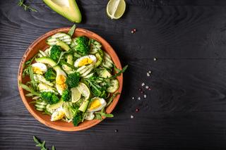 Sałatka z brokułów dietetyczna: jesz i chudniesz