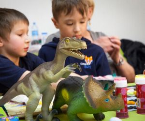 Mineral Expo w Pałacu Kultury ze szkieletem ichtiozaura