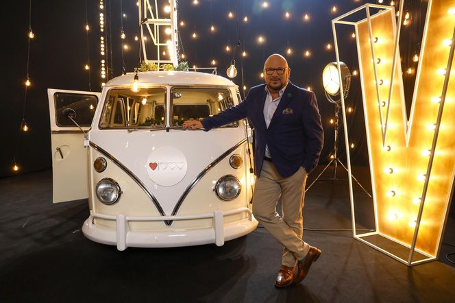 Randka w ciemno. Fenomen miłości zza parawanu