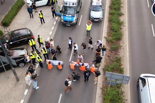 Ostatnie Pokolenie sparaliżowało centrum Warszawy