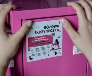Na Politechnice Krakowskiej pojawiły się różowe skrzyneczki. To ważny gest dla studentek