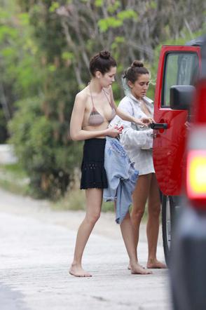 Bella Hadid w bikini