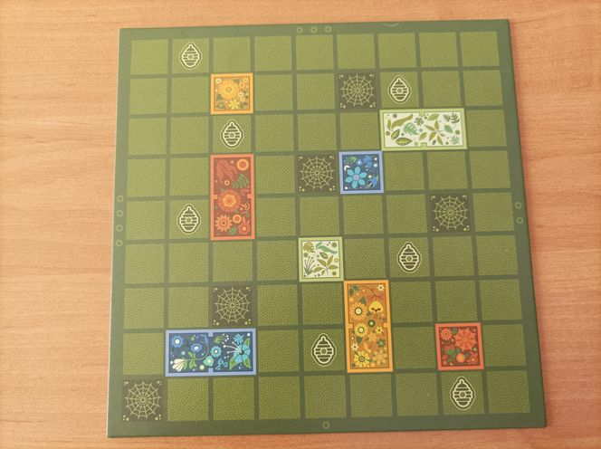 Gra planszowa: Pola Kwiatów