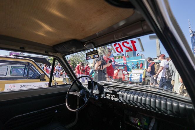 98 Fiatów 126p jedzie trasą wokół Bałtyku