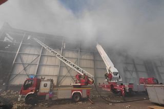 Nowe informacje po pożarze w Kawlach. Co dalej z poszukiwaniami zaginionego strażaka?Nowe informacje po pożarze w Kawlach. Co dalej z poszukiwaniami zaginionego strażaka?
