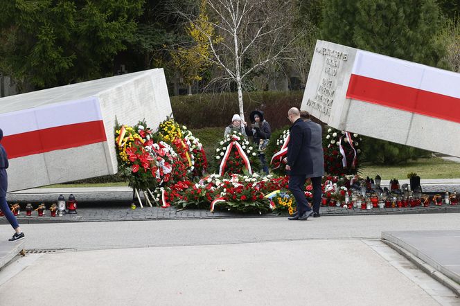 12. rocznica katastrofy smoleńskiej. Uroczystości na Powązkach Wojskowych