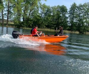 50-latek skoczył z mola i zaczął się topić! Ratownicy uratowali go w ostatniej chwili 