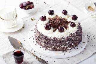 Tort Czarny Las: przepis jak przygotować tort szwarcwaldzki